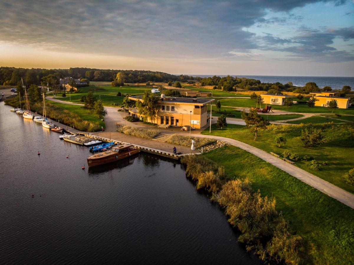 Kapteinu Osta Salacgrīva Exteriér fotografie